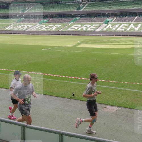 13.09.2026 - 21. swb-Marathon Bremen Michael Burmester http://msf.ph/oto/10333306 13.09.2026 13:05:47 Laufen im Stadion 109, 178, 217, 244, 287, 303, 323, 394, 430, 454, 536, 565, 578, 613, 647, 784, 891, 900, 1073, 1205, 1239, 1243, 1274, 1307, 1308, 1365, 1373, 1380, 1456, 1533, 1574, 1581, 1627, 1656, 1687, 1780, 1823, 1909, 1914, 1932, 1941, 2023, 2076, 2089, 2126, 2241, 2244, 2265, 2275, 2301, 2310, 2355, 2356, 2393, 2430, 2452, 2464, 2602, 2723, 2742, 2764, 2867, 2872, 2902, 2910, 2919, 2957, 2959, 2985, 3030, 3115, 3217, 3278, 3320, 3343, 3419, 3444, 3485, 3909 meine-sportfotos.de