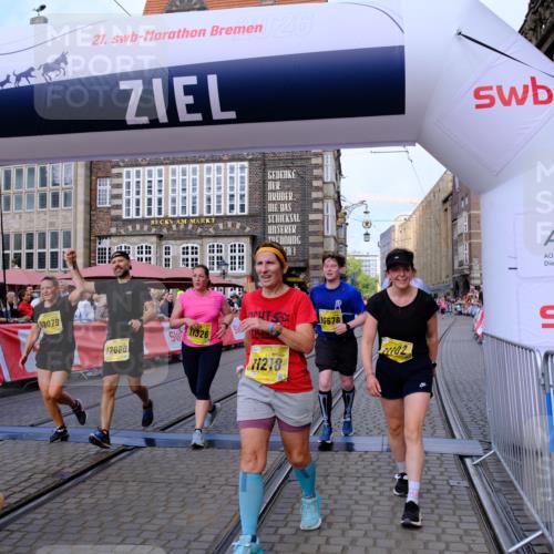 13.09.2026 - 21. swb-Marathon Bremen Tim E. http://msf.ph/oto/10333317 13.09.2026 11:05:30 Ziel 10370, 10411, 10576, 10697, 10718, 10800, 10802, 10995, 11102, 11105, 11157, 11218, 11281, 11326, 11584, 11616, 11722, 11900, 12002, 12011, 12064, 12079, 12080, 12099, 12335 meine-sportfotos.de