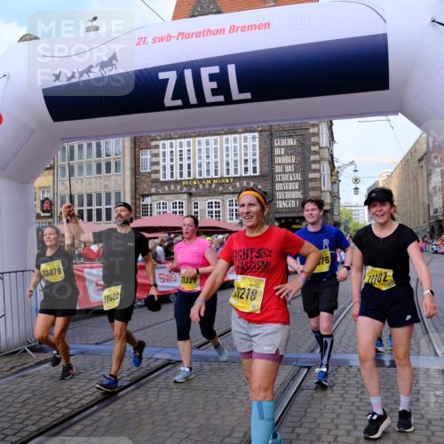 13.09.2026 - 21. swb-Marathon Bremen Tim E. http://msf.ph/oto/10333348 13.09.2026 11:05:31 Ziel 10370, 10411, 10576, 10697, 10717, 10718, 10800, 10802, 10995, 11102, 11105, 11157, 11218, 11281, 11326, 11334, 11584, 11616, 11722, 11900, 12002, 12011, 12064, 12079, 12080, 12099, 12335 meine-sportfotos.de