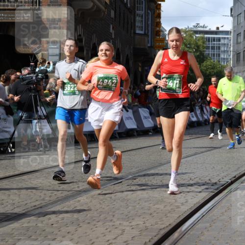 13.09.2026 - 21. swb-Marathon Bremen Strokosch-Dieckow http://msf.ph/oto/10333373 13.09.2026 13:25:47 Ziel 209, 260, 1119, 1650, 1658, 2046, 3168, 3186, 3187, 3806, 4294, 4717, 5703, 5755, 5814, 6113, 6380, 7252, 8357, 8545, 8695, 8769, 8890, 9299, 9460, 9468, 9506, 9563, 13025, 1163, 1647, 2033, 2062, 2708, 2987, 3248, 3516, 4067, 4476, 5013, 5558, 5622, 5701, 6135, 6605, 7638, 7780, 8271, 8361, 8592, 9266, 9794 meine-sportfotos.de