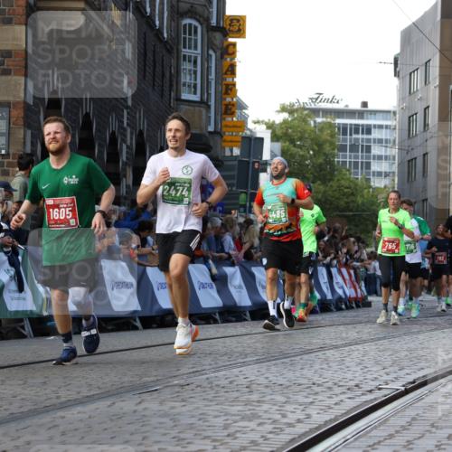 13.09.2026 - 21. swb-Marathon Bremen Strokosch-Dieckow http://msf.ph/oto/10333430 13.09.2026 13:16:39 Ziel 481, 663, 740, 755, 792, 1162, 1605, 2604, 5554, 5963, 6106, 6721, 6744, 7053, 7603, 7801, 8398, 9031, 9115, 13008, 385, 472, 675, 696, 734, 827, 1970, 2473, 2474, 2809, 3716, 3961, 4135, 4137, 4485, 5772, 6049, 6531, 6535, 6819, 7297, 7387, 7875 meine-sportfotos.de
