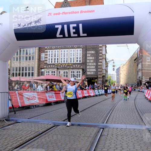 13.09.2026 - 21. swb-Marathon Bremen Tim E. http://msf.ph/oto/10333440 13.09.2026 11:05:38 Ziel 10186, 10411, 10432, 10576, 10697, 10717, 10800, 10802, 10995, 11102, 11146, 11157, 11218, 11314, 11326, 11334, 11387, 11394, 11521, 11571, 11572, 11584, 11616, 11722, 12011, 12055, 12079, 12080, 12251 meine-sportfotos.de