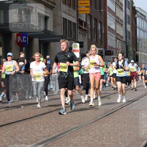 13.09.2026 - 21. swb-Marathon Bremen Strokosch-Dieckow http://msf.ph/oto/10333450 13.09.2026 11:03:44 Ziel 10152, 10291, 10357, 10390, 10403, 10429, 10516, 10607, 10659, 10671, 10672, 10720, 10726, 10912, 10913, 10918, 11149, 11221, 11318, 11319, 11325, 11451, 11470, 11471, 11511, 11539, 11618, 11726, 11909, 11967, 12001, 12103, 12113, 12140, 12260, 12276, 12392, 12433, 12504, 10090, 10091, 10187, 10309, 10327, 10420, 10569, 10796, 10902, 10904, 10950, 11211, 11411, 11595, 11598, 11655, 11746, 11773, 11868, 12074, 12611 meine-sportfotos.de