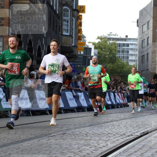 13.09.2026 - 21. swb-Marathon Bremen Strokosch-Dieckow http://msf.ph/oto/10333455 13.09.2026 13:16:39 Ziel 481, 663, 740, 755, 792, 1162, 1605, 2604, 5554, 5963, 6106, 6721, 6744, 7053, 7603, 7801, 8398, 9031, 9115, 13008, 385, 472, 675, 696, 734, 827, 1970, 2473, 2474, 2809, 3716, 3961, 4135, 4137, 4485, 5772, 6049, 6531, 6535, 6819, 7297, 7387, 7875 meine-sportfotos.de