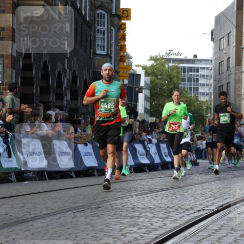 13.09.2026 - 21. swb-Marathon Bremen Strokosch-Dieckow http://msf.ph/oto/10333480 13.09.2026 13:16:40 Ziel 481, 663, 740, 755, 792, 1076, 1162, 1605, 2604, 5554, 5963, 6106, 6721, 6744, 7053, 7603, 7801, 8171, 8288, 8398, 9031, 9115, 13008, 385, 472, 675, 696, 734, 827, 1970, 2319, 2473, 2809, 3716, 3961, 4135, 4137, 4485, 5772, 6049, 6531, 6535, 6819, 7297, 7387 meine-sportfotos.de