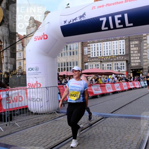 13.09.2026 - 21. swb-Marathon Bremen Tim E. http://msf.ph/oto/10333500 13.09.2026 11:05:40 Ziel 10186, 10411, 10432, 10576, 10697, 10717, 10802, 10995, 11102, 11146, 11157, 11218, 11314, 11326, 11334, 11387, 11394, 11521, 11571, 11572, 11616, 12011, 12055, 12079, 12080, 12251, 12330 meine-sportfotos.de