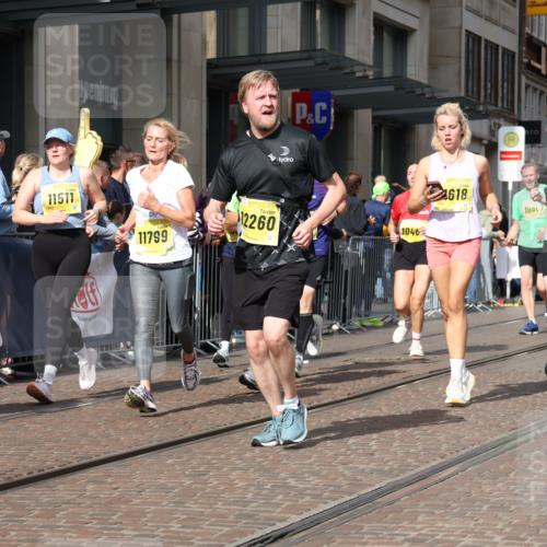 13.09.2026 - 21. swb-Marathon Bremen Strokosch-Dieckow http://msf.ph/oto/10333505 13.09.2026 11:03:46 Ziel 10152, 10182, 10291, 10357, 10390, 10403, 10516, 10607, 10659, 10671, 10672, 10720, 10726, 10912, 10913, 10918, 11149, 11221, 11318, 11319, 11325, 11336, 11451, 11470, 11471, 11511, 11539, 11618, 11726, 11909, 11967, 12001, 12103, 12113, 12140, 12260, 12276, 12392, 12433, 12504, 10090, 10091, 10187, 10327, 10357, 10420, 10429, 10569, 10796, 10902, 10950, 11211, 11411, 11595, 11598, 11655, 11746, 11868, 12074 meine-sportfotos.de
