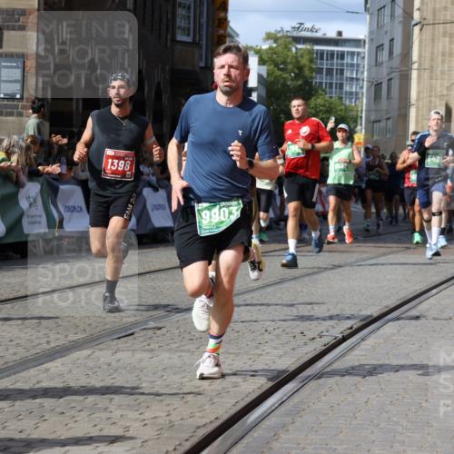 13.09.2026 - 21. swb-Marathon Bremen Strokosch-Dieckow http://msf.ph/oto/10333514 13.09.2026 13:31:36 Ziel 217, 1398, 1627, 2244, 2513, 2602, 2802, 3152, 3343, 3392, 3396, 3762, 4477, 4647, 5375, 5673, 5720, 5765, 5846, 5979, 6147, 6419, 6619, 6732, 6968, 7001, 7296, 7359, 7812, 7882, 8035, 8097, 8339, 8342, 8382, 8726, 9147, 9274, 9337, 9822, 9969, 9977, 13066, 310, 578, 3115, 3239, 3244, 3278, 3858, 3989, 4030, 4164, 4998, 5158, 5363, 5426, 5899, 6062, 6100, 6193, 6213, 6354, 6602, 7242, 7260, 7608, 7790, 7941, 7964, 8078, 8166, 8206, 9016, 9033, 9188, 9568, 9785, 9914, 13151 meine-sportfotos.de
