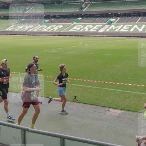13.09.2026 - 21. swb-Marathon Bremen Michael Burmester http://msf.ph/oto/10333543 13.09.2026 13:06:15 Laufen im Stadion 109, 178, 217, 244, 287, 303, 310, 323, 372, 394, 430, 454, 536, 578, 613, 647, 784, 831, 891, 900, 1073, 1083, 1205, 1239, 1243, 1274, 1307, 1308, 1365, 1369, 1380, 1437, 1533, 1545, 1574, 1581, 1627, 1656, 1780, 1823, 1848, 1871, 1909, 1914, 1932, 1941, 2023, 2076, 2089, 2090, 2126, 2241, 2244, 2265, 2275, 2301, 2310, 2355, 2356, 2393, 2440, 2464, 2602, 2699, 2707, 2723, 2742, 2764, 2818, 2902, 2959, 2985, 3030, 3115, 3278, 3320, 3343, 3444, 3485 meine-sportfotos.de