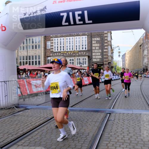 13.09.2026 - 21. swb-Marathon Bremen Tim E. http://msf.ph/oto/10333573 13.09.2026 11:05:43 Ziel 10186, 10411, 10432, 10576, 10697, 10717, 10802, 11146, 11314, 11326, 11334, 11387, 11394, 11521, 11571, 11572, 11724, 11892, 12011, 12055, 12079, 12080, 12251, 12273, 12330, 12362 meine-sportfotos.de