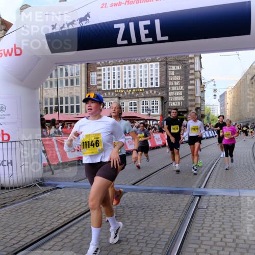 13.09.2026 - 21. swb-Marathon Bremen Tim E. http://msf.ph/oto/10333582 13.09.2026 11:05:43 Ziel 10186, 10411, 10432, 10576, 10697, 10717, 10802, 11146, 11314, 11326, 11334, 11387, 11394, 11521, 11571, 11572, 11724, 11892, 12011, 12055, 12079, 12080, 12251, 12273, 12330, 12362 meine-sportfotos.de