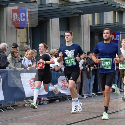 13.09.2026 - 21. swb-Marathon Bremen Strokosch-Dieckow http://msf.ph/oto/10333593 13.09.2026 13:23:50 Ziel 102, 342, 776, 909, 1199, 1250, 2210, 2295, 2370, 2491, 2967, 3044, 3372, 4559, 5012, 5104, 5146, 5208, 5257, 5397, 5481, 5623, 5928, 6105, 6772, 7059, 7069, 7081, 7094, 7105, 7761, 8082, 8179, 8415, 9087, 9916, 10059, 13007, 13219, 135, 672, 2288, 2409, 2485, 2490, 2517, 2560, 2627, 3078, 3138, 3173, 3642, 3856, 3939, 4601, 4671, 5011, 5116, 5231, 5908, 6157, 6332, 6648, 6843, 6848, 7216, 7357, 7475, 7761, 8051, 8052, 8095, 8290, 8560, 9088, 9196, 10115, 13197 meine-sportfotos.de