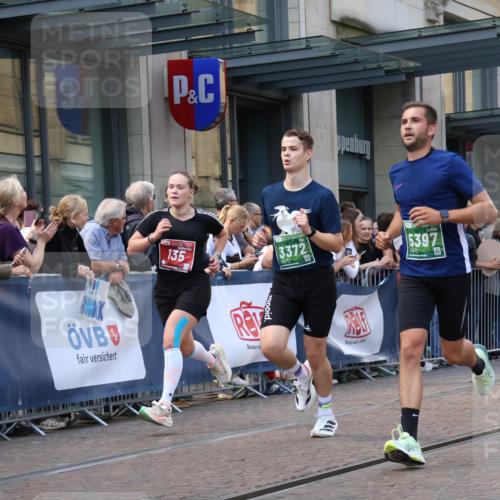 13.09.2026 - 21. swb-Marathon Bremen Strokosch-Dieckow http://msf.ph/oto/10333603 13.09.2026 13:23:50 Ziel 102, 342, 776, 909, 1199, 1250, 2210, 2295, 2370, 2491, 2967, 3044, 3372, 4559, 5012, 5104, 5146, 5208, 5257, 5397, 5481, 5623, 5928, 6105, 6772, 7059, 7069, 7081, 7094, 7105, 7761, 8082, 8179, 8415, 9087, 9916, 10059, 13007, 13219, 135, 672, 2288, 2409, 2485, 2490, 2517, 2560, 2627, 3078, 3138, 3173, 3642, 3856, 3939, 4601, 4671, 5011, 5116, 5231, 5908, 6157, 6332, 6648, 6843, 6848, 7216, 7357, 7475, 7761, 8051, 8052, 8095, 8290, 8560, 9088, 9196, 10115, 13197 meine-sportfotos.de