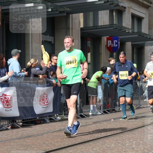 13.09.2026 - 21. swb-Marathon Bremen Strokosch-Dieckow http://msf.ph/oto/10333644 13.09.2026 11:03:50 Ziel 10182, 10291, 10390, 10403, 10516, 10607, 10613, 10659, 10671, 10672, 10720, 10726, 10912, 10913, 11149, 11221, 11318, 11319, 11336, 11470, 11471, 11511, 11539, 11618, 11720, 11726, 11909, 12001, 12103, 12113, 12140, 12260, 12276, 12392, 12433, 10090, 10091, 10152, 10327, 10357, 10403, 10420, 10429, 10569, 10796, 10902, 10918, 10950, 11149, 11211, 11325, 11411, 11451, 11511, 11595, 11655, 11746, 11868, 11967, 12074, 12504 meine-sportfotos.de