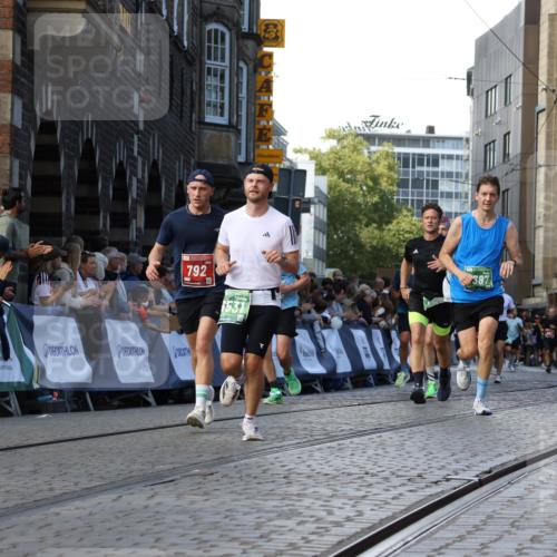 13.09.2026 - 21. swb-Marathon Bremen Strokosch-Dieckow http://msf.ph/oto/10333666 13.09.2026 13:16:46 Ziel 755, 792, 816, 1076, 1162, 2604, 5554, 5963, 6367, 7053, 7603, 7801, 8171, 8288, 9031, 9115, 385, 472, 1970, 2319, 3706, 3961, 4137, 6049, 6531, 6704, 6819, 7297, 7387 meine-sportfotos.de