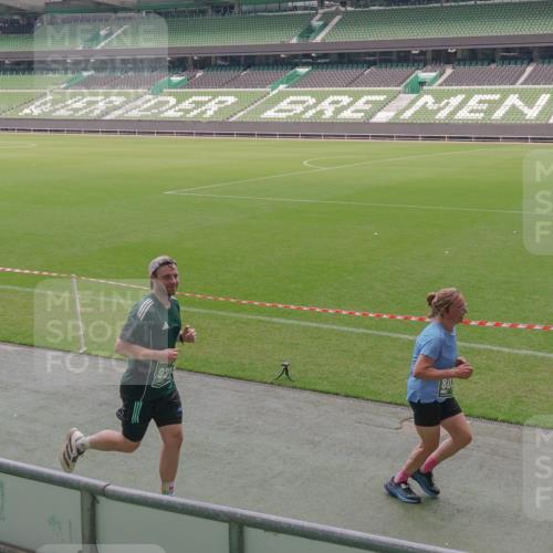 13.09.2026 - 21. swb-Marathon Bremen Michael Burmester http://msf.ph/oto/10333726 13.09.2026 13:06:38 Laufen im Stadion 109, 132, 156, 217, 244, 287, 303, 310, 323, 372, 394, 430, 454, 578, 607, 613, 647, 716, 784, 831, 834, 846, 891, 900, 922, 1073, 1083, 1189, 1205, 1243, 1274, 1308, 1365, 1369, 1380, 1387, 1437, 1533, 1545, 1574, 1581, 1600, 1823, 1841, 1848, 1871, 1909, 1926, 1938, 2070, 2076, 2090, 2219, 2241, 2244, 2265, 2275, 2301, 2310, 2318, 2355, 2356, 2393, 2440, 2464, 2699, 2707, 2721, 2731, 2742, 2755, 2764, 2818, 2902, 2911, 2960, 2985, 3030, 3115, 3278, 3444, 3485 meine-sportfotos.de