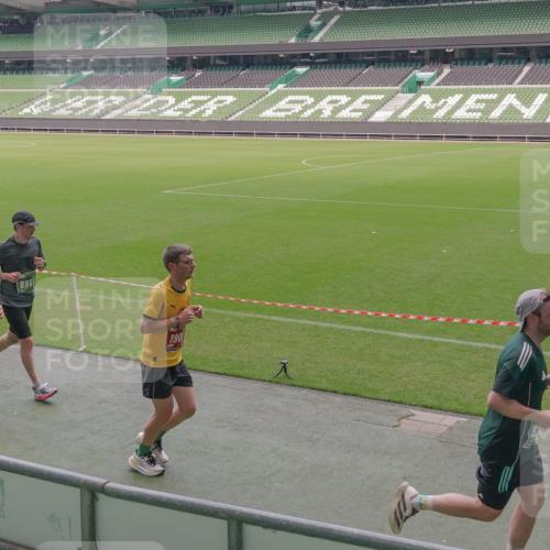 13.09.2026 - 21. swb-Marathon Bremen Michael Burmester http://msf.ph/oto/10333734 13.09.2026 13:06:38 Laufen im Stadion 109, 132, 156, 217, 244, 287, 303, 310, 323, 372, 394, 430, 454, 578, 607, 613, 647, 716, 784, 831, 834, 846, 891, 900, 922, 1073, 1083, 1189, 1205, 1243, 1274, 1308, 1365, 1369, 1380, 1387, 1437, 1533, 1545, 1574, 1581, 1600, 1823, 1841, 1848, 1871, 1909, 1926, 1938, 2070, 2076, 2090, 2219, 2241, 2244, 2265, 2275, 2301, 2310, 2318, 2355, 2356, 2393, 2440, 2464, 2699, 2707, 2721, 2731, 2742, 2755, 2764, 2818, 2902, 2911, 2960, 2985, 3030, 3115, 3278, 3444, 3485 meine-sportfotos.de