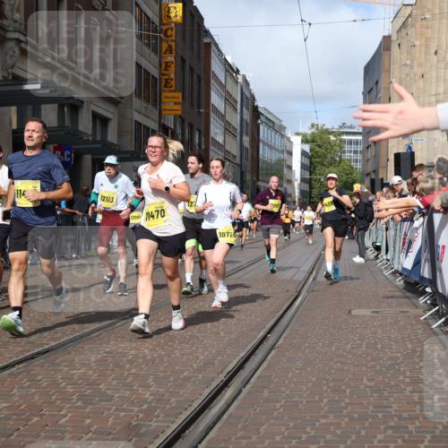 13.09.2026 - 21. swb-Marathon Bremen Strokosch-Dieckow http://msf.ph/oto/10333768 13.09.2026 11:03:52 Ziel 10182, 10291, 10390, 10516, 10607, 10613, 10659, 10671, 10672, 10720, 10726, 10912, 10913, 11221, 11318, 11319, 11336, 11470, 11471, 11539, 11618, 11720, 11726, 11740, 11909, 12001, 12103, 12113, 12140, 12260, 12276, 12392, 12433, 10090, 10091, 10152, 10327, 10357, 10403, 10420, 10429, 10569, 10659, 10720, 10796, 10902, 10918, 10950, 11149, 11211, 11325, 11411, 11451, 11511, 11595, 11655, 11746, 11868, 11967, 12074, 12504 meine-sportfotos.de