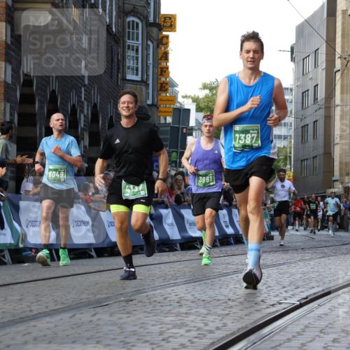 13.09.2026 - 21. swb-Marathon Bremen Strokosch-Dieckow http://msf.ph/oto/10333777 13.09.2026 13:16:48 Ziel 755, 792, 816, 1076, 1162, 2604, 5255, 5554, 5963, 6367, 7053, 7603, 7801, 8171, 8288, 9031, 385, 1970, 2319, 3246, 3706, 3961, 4137, 4156, 6049, 6704, 6819, 6953, 7297, 7387, 8858 meine-sportfotos.de