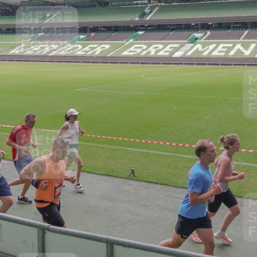 13.09.2026 - 21. swb-Marathon Bremen Michael Burmester http://msf.ph/oto/10333817 13.09.2026 13:06:51 Laufen im Stadion 109, 132, 156, 217, 244, 287, 303, 310, 372, 394, 430, 454, 489, 578, 607, 613, 682, 716, 784, 831, 834, 846, 891, 900, 922, 1083, 1173, 1189, 1205, 1274, 1364, 1365, 1369, 1380, 1387, 1437, 1532, 1533, 1545, 1574, 1581, 1600, 1823, 1841, 1848, 1854, 1871, 1909, 1926, 1938, 2070, 2076, 2090, 2219, 2244, 2265, 2275, 2283, 2310, 2318, 2355, 2356, 2393, 2440, 2464, 2699, 2707, 2721, 2731, 2755, 2818, 2902, 2911, 2949, 2960, 3115, 3485 meine-sportfotos.de