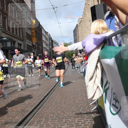 13.09.2026 - 21. swb-Marathon Bremen Strokosch-Dieckow http://msf.ph/oto/10333857 13.09.2026 11:03:54 Ziel 10182, 10245, 10291, 10390, 10516, 10526, 10613, 10671, 10672, 10726, 10912, 10913, 11214, 11215, 11221, 11318, 11319, 11336, 11470, 11471, 11539, 11720, 11726, 11740, 11909, 12001, 12103, 12113, 12140, 12260, 12276, 12433, 10090, 10091, 10152, 10327, 10357, 10403, 10429, 10569, 10607, 10659, 10720, 10796, 10902, 10918, 10950, 11149, 11319, 11325, 11451, 11470, 11471, 11511, 11595, 11618, 11868, 11967, 12074, 12260, 12392, 12433, 12504 meine-sportfotos.de