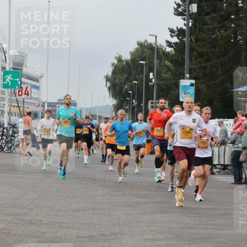 13.09.2026 - Kiel Lauf Andreas Tolksdorf http://msf.ph/oto/10333861 13.09.2026 09:51:59 Kiellinie 4, 2107, 2664, 4564, 24, 7294, 5001 meine-sportfotos.de
