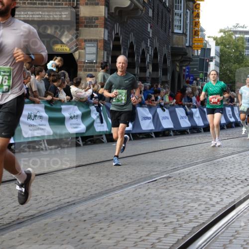 13.09.2026 - 21. swb-Marathon Bremen Strokosch-Dieckow http://msf.ph/oto/10333869 13.09.2026 13:16:57 Ziel 675, 696, 734, 816, 827, 985, 1076, 1162, 2473, 2474, 2604, 2809, 3716, 4135, 4485, 5255, 5772, 6367, 6535, 7053, 7603, 7875, 8171, 8288, 2052, 3246, 4156, 6624, 6704, 6953, 7284, 8111, 8418, 8858 meine-sportfotos.de