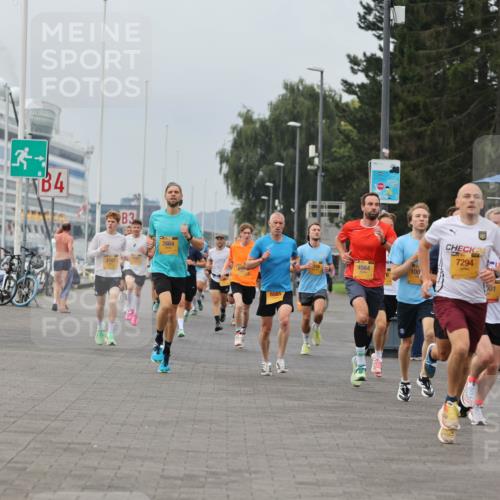 13.09.2026 - Kiel Lauf Andreas Tolksdorf http://msf.ph/oto/10333880 13.09.2026 09:52:00 Kiellinie 4, 3, 2107, 2664, 6585, 4564, 100, 24, 7294, 001 meine-sportfotos.de
