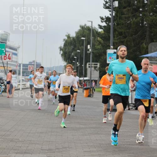13.09.2026 - Kiel Lauf Andreas Tolksdorf http://msf.ph/oto/10333961 13.09.2026 09:52:03 Kiellinie 4, 3, 2107, 2664, 6585 meine-sportfotos.de