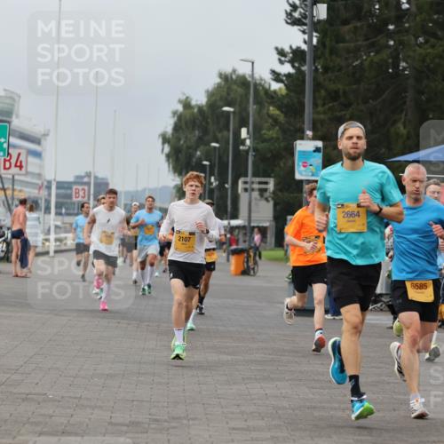 13.09.2026 - Kiel Lauf Andreas Tolksdorf http://msf.ph/oto/10333965 13.09.2026 09:52:03 Kiellinie 4, 3, 2107, 2664, 6585, 8 meine-sportfotos.de