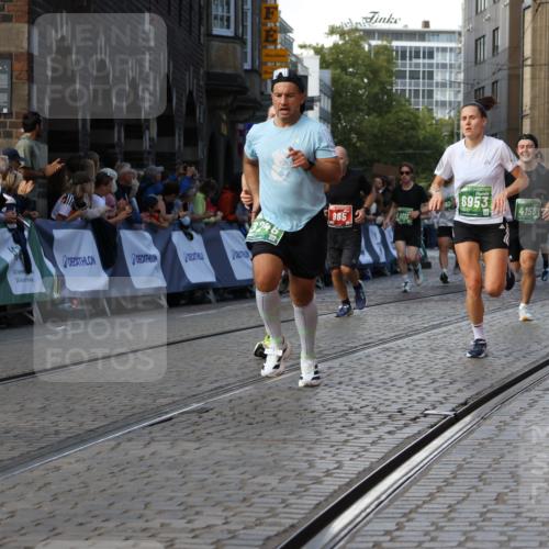 13.09.2026 - 21. swb-Marathon Bremen Strokosch-Dieckow http://msf.ph/oto/10333967 13.09.2026 13:17:01 Ziel 472, 675, 696, 734, 816, 827, 985, 2473, 2474, 2809, 3716, 3961, 4135, 4137, 4485, 5255, 5772, 6367, 6531, 6535, 7387, 7875, 2052, 3246, 4156, 4805, 6624, 6759, 6953, 7284, 8111, 8418, 8858 meine-sportfotos.de