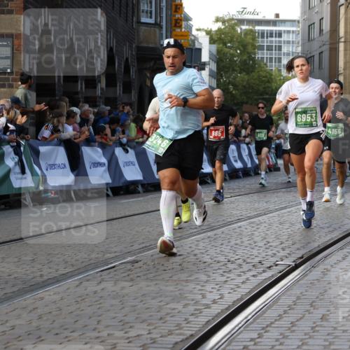 13.09.2026 - 21. swb-Marathon Bremen Strokosch-Dieckow http://msf.ph/oto/10333997 13.09.2026 13:17:01 Ziel 472, 675, 696, 734, 816, 827, 985, 2473, 2474, 2809, 3716, 3961, 4135, 4137, 4485, 5255, 5772, 6367, 6531, 6535, 7387, 7875, 2052, 3246, 4156, 4805, 6624, 6759, 6953, 7284, 8111, 8418, 8858 meine-sportfotos.de