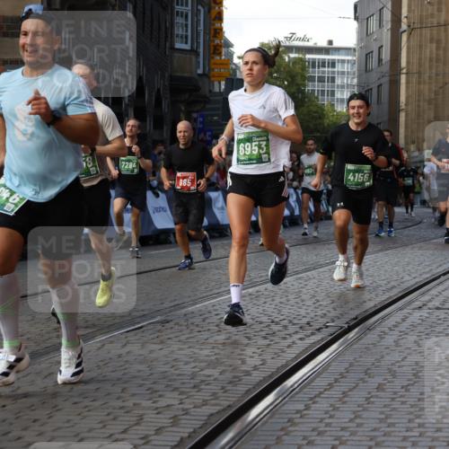 13.09.2026 - 21. swb-Marathon Bremen Strokosch-Dieckow http://msf.ph/oto/10334011 13.09.2026 13:17:02 Ziel 472, 675, 696, 734, 816, 827, 985, 2473, 2474, 2809, 3716, 3961, 4135, 4137, 4485, 5255, 5772, 6367, 6531, 6535, 7387, 7875, 2052, 4156, 4805, 6624, 6759, 6953, 7284, 8111, 8418, 8858 meine-sportfotos.de