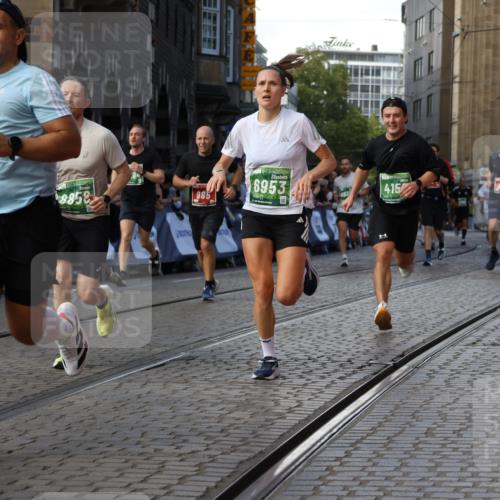 13.09.2026 - 21. swb-Marathon Bremen Strokosch-Dieckow http://msf.ph/oto/10334039 13.09.2026 13:17:02 Ziel 472, 675, 696, 734, 816, 827, 985, 2473, 2474, 2809, 3716, 3961, 4135, 4137, 4485, 5255, 5772, 6367, 6531, 6535, 7387, 7875, 2052, 4156, 4805, 6624, 6759, 6953, 7284, 8111, 8418, 8858 meine-sportfotos.de