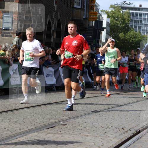13.09.2026 - 21. swb-Marathon Bremen Strokosch-Dieckow http://msf.ph/oto/10334041 13.09.2026 13:31:37 Ziel 217, 1398, 1627, 2244, 2513, 2602, 2707, 3152, 3343, 3392, 3396, 3762, 4477, 4647, 5375, 5504, 5673, 5720, 5765, 5846, 5979, 6147, 6619, 6732, 6968, 7001, 7296, 7812, 8035, 8097, 8339, 8342, 8726, 9147, 9274, 9337, 9822, 9969, 9977, 13066, 310, 578, 846, 3115, 3205, 3239, 3244, 3278, 3858, 3989, 4030, 4164, 4998, 5158, 5325, 5363, 5426, 5899, 6062, 6100, 6193, 6213, 6354, 6602, 7242, 7260, 7608, 7790, 7941, 7964, 8078, 8166, 8206, 9016, 9033, 9188, 9568, 9785, 9914, 13151 meine-sportfotos.de