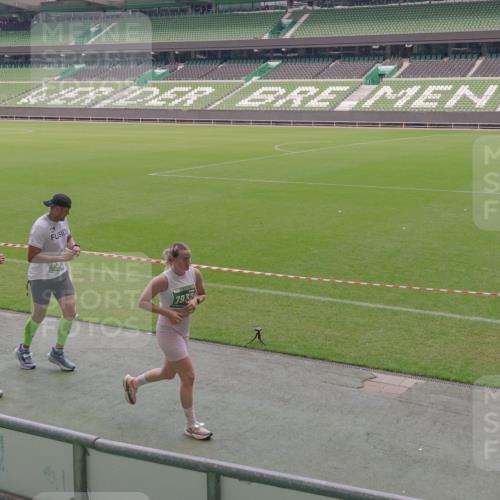 13.09.2026 - 21. swb-Marathon Bremen Michael Burmester http://msf.ph/oto/10334104 13.09.2026 13:07:32 Laufen im Stadion 109, 132, 156, 287, 303, 310, 372, 430, 454, 489, 551, 578, 607, 613, 682, 716, 800, 808, 809, 831, 834, 846, 884, 911, 922, 1083, 1173, 1189, 1205, 1210, 1285, 1322, 1364, 1365, 1369, 1387, 1395, 1437, 1532, 1545, 1574, 1600, 1688, 1823, 1831, 1841, 1848, 1854, 1871, 1909, 1926, 1938, 2003, 2070, 2090, 2215, 2219, 2275, 2283, 2318, 2356, 2366, 2405, 2440, 2492, 2565, 2611, 2635, 2699, 2707, 2721, 2731, 2755, 2782, 2802, 2818, 2831, 2866, 2902, 2911, 2949, 2960 meine-sportfotos.de