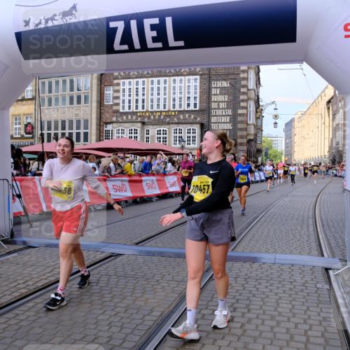 13.09.2026 - 21. swb-Marathon Bremen Tim E. http://msf.ph/oto/10334145 13.09.2026 11:06:00 Ziel 10168, 10238, 10259, 10260, 10305, 10457, 10864, 11024, 11520, 11724, 11791, 11892, 11947, 12156, 12273, 12330, 12362, 12378, 12501, 12523, 12528, 12773 meine-sportfotos.de
