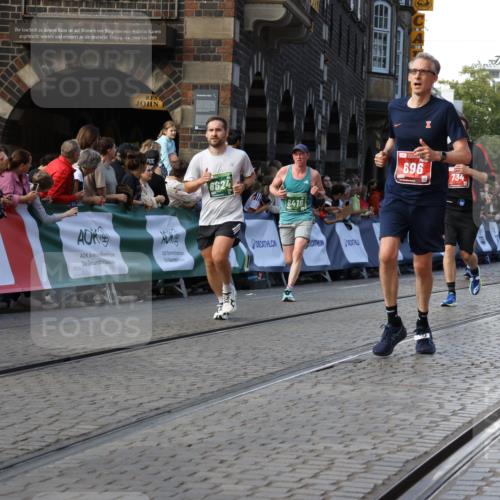 13.09.2026 - 21. swb-Marathon Bremen Strokosch-Dieckow http://msf.ph/oto/10334177 13.09.2026 13:17:07 Ziel 385, 472, 675, 696, 734, 827, 985, 1970, 2319, 2473, 2474, 2809, 3716, 3961, 4135, 4137, 4485, 5255, 5772, 6049, 6531, 6535, 6819, 7297, 7387, 7875, 842, 2052, 3148, 4805, 6095, 6624, 6734, 6759, 8418 meine-sportfotos.de