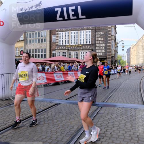 13.09.2026 - 21. swb-Marathon Bremen Tim E. http://msf.ph/oto/10334182 13.09.2026 11:06:00 Ziel 10168, 10238, 10259, 10260, 10305, 10457, 10864, 11024, 11520, 11724, 11791, 11892, 11947, 12156, 12273, 12330, 12362, 12378, 12501, 12523, 12528, 12773 meine-sportfotos.de