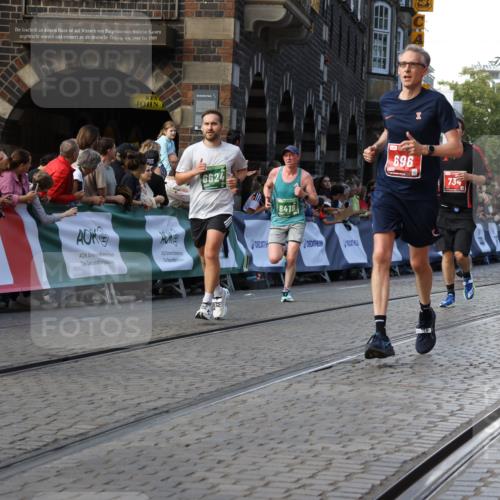 13.09.2026 - 21. swb-Marathon Bremen Strokosch-Dieckow http://msf.ph/oto/10334191 13.09.2026 13:17:07 Ziel 385, 472, 675, 696, 734, 827, 985, 1970, 2319, 2473, 2474, 2809, 3716, 3961, 4135, 4137, 4485, 5255, 5772, 6049, 6531, 6535, 6819, 7297, 7387, 7875, 842, 2052, 3148, 4805, 6095, 6624, 6734, 6759, 8418 meine-sportfotos.de