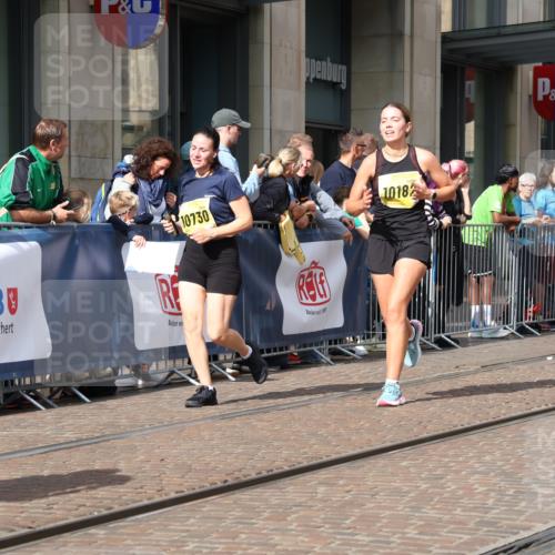 13.09.2026 - 21. swb-Marathon Bremen Strokosch-Dieckow http://msf.ph/oto/10334192 13.09.2026 11:04:06 Ziel 10160, 10182, 10245, 10291, 10526, 10613, 10711, 10755, 10877, 11214, 11215, 11221, 11248, 11336, 11410, 11720, 11726, 11740, 11761, 11991, 12009, 12276, 12929, 10152, 10357, 10390, 10403, 10429, 10516, 10607, 10659, 10671, 10672, 10720, 10726, 10796, 10912, 10913, 10918, 11149, 11318, 11319, 11325, 11451, 11470, 11471, 11511, 11539, 11618, 11726, 11868, 11909, 11967, 12001, 12103, 12113, 12140, 12260, 12276, 12392, 12433, 12504 meine-sportfotos.de