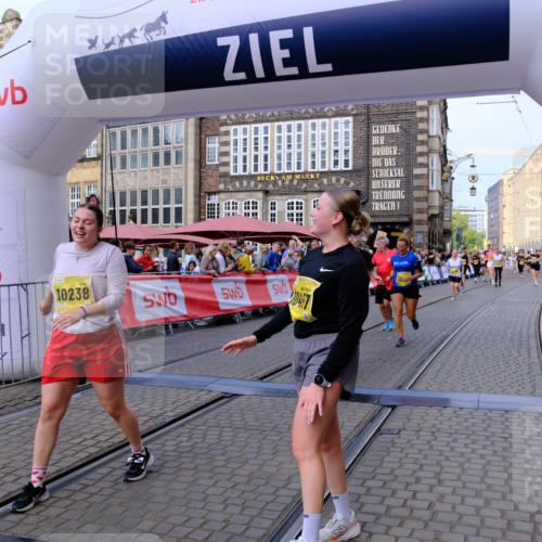 13.09.2026 - 21. swb-Marathon Bremen Tim E. http://msf.ph/oto/10334196 13.09.2026 11:06:00 Ziel 10168, 10238, 10259, 10260, 10305, 10457, 10864, 11024, 11520, 11724, 11791, 11892, 11947, 12156, 12273, 12330, 12362, 12378, 12501, 12523, 12528, 12773 meine-sportfotos.de