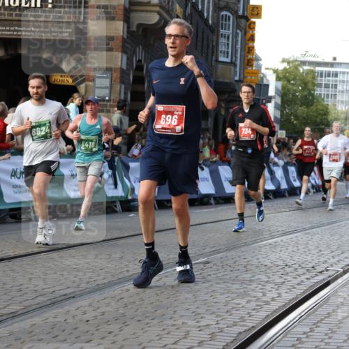 13.09.2026 - 21. swb-Marathon Bremen Strokosch-Dieckow http://msf.ph/oto/10334206 13.09.2026 13:17:07 Ziel 385, 472, 675, 696, 734, 827, 985, 1970, 2319, 2473, 2474, 2809, 3716, 3961, 4135, 4137, 4485, 5255, 5772, 6049, 6531, 6535, 6819, 7297, 7387, 7875, 842, 2052, 3148, 4805, 6095, 6624, 6734, 6759, 8418 meine-sportfotos.de
