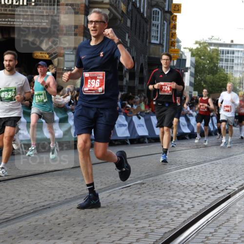13.09.2026 - 21. swb-Marathon Bremen Strokosch-Dieckow http://msf.ph/oto/10334246 13.09.2026 13:17:08 Ziel 385, 472, 675, 696, 734, 827, 985, 1970, 2319, 2473, 2474, 2809, 3706, 3716, 3961, 4135, 4137, 4485, 5772, 6049, 6531, 6535, 6819, 7297, 7387, 7875, 842, 2052, 3148, 4805, 6095, 6734, 6759 meine-sportfotos.de