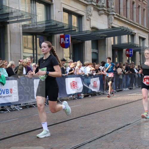 13.09.2026 - 21. swb-Marathon Bremen Strokosch-Dieckow http://msf.ph/oto/10334249 13.09.2026 13:24:06 Ziel 776, 789, 790, 1250, 1582, 2295, 2491, 3375, 3524, 3994, 4000, 4559, 5012, 5208, 5481, 5572, 5668, 5669, 5928, 5929, 5953, 6080, 7059, 7069, 7081, 7156, 7568, 8082, 8310, 8415, 8784, 8881, 9087, 9264, 9573, 9676, 9916, 10069, 10071, 102, 342, 909, 1199, 2210, 2288, 2370, 2517, 2967, 3044, 3372, 4601, 4671, 5011, 5104, 5116, 5146, 5231, 5257, 5397, 5481, 5623, 6105, 6332, 6648, 6772, 7059, 7094, 7105, 7216, 7357, 7475, 7761, 8051, 8052, 8082, 8179, 10059, 10115, 13007, 13197 meine-sportfotos.de