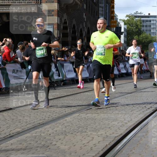 13.09.2026 - 21. swb-Marathon Bremen Strokosch-Dieckow http://msf.ph/oto/10334250 13.09.2026 13:25:50 Ziel 191, 209, 260, 1650, 1658, 2046, 3124, 3168, 3186, 3806, 4294, 4717, 5703, 5755, 5814, 6380, 7252, 8357, 8545, 8597, 8695, 8769, 8890, 9299, 9440, 9460, 9468, 9506, 13025, 1163, 1647, 2062, 2666, 2708, 2987, 3248, 3516, 4067, 4476, 5558, 5701, 6135, 6605, 7638, 7780, 8271, 8361, 8592, 9266, 9794 meine-sportfotos.de
