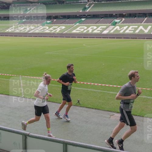 13.09.2026 - 21. swb-Marathon Bremen Michael Burmester http://msf.ph/oto/10334303 13.09.2026 13:07:53 Laufen im Stadion 132, 156, 310, 372, 489, 551, 607, 682, 716, 800, 808, 809, 831, 834, 846, 884, 911, 922, 1083, 1124, 1173, 1189, 1205, 1210, 1285, 1289, 1322, 1364, 1369, 1387, 1395, 1437, 1532, 1545, 1559, 1600, 1688, 1831, 1841, 1848, 1854, 1871, 1899, 1926, 1938, 2003, 2041, 2070, 2090, 2215, 2219, 2229, 2275, 2283, 2318, 2366, 2380, 2405, 2440, 2467, 2492, 2565, 2611, 2635, 2699, 2707, 2721, 2727, 2731, 2755, 2782, 2802, 2818, 2831, 2841, 2866, 2897, 2902, 2911, 2930, 2949, 2960, 3067 meine-sportfotos.de