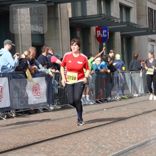 13.09.2026 - 21. swb-Marathon Bremen Strokosch-Dieckow http://msf.ph/oto/10334323 13.09.2026 11:04:10 Ziel 10160, 10182, 10245, 10526, 10613, 10711, 10755, 10877, 11114, 11214, 11215, 11248, 11336, 11364, 11410, 11592, 11720, 11740, 11761, 11991, 12009, 12929, 10152, 10291, 10357, 10390, 10403, 10429, 10516, 10607, 10659, 10671, 10672, 10720, 10726, 10912, 10913, 10918, 11149, 11221, 11318, 11319, 11325, 11451, 11470, 11471, 11511, 11539, 11618, 11726, 11909, 11967, 12001, 12103, 12113, 12140, 12260, 12276, 12392, 12433, 12504 meine-sportfotos.de