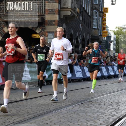 13.09.2026 - 21. swb-Marathon Bremen Strokosch-Dieckow http://msf.ph/oto/10334360 13.09.2026 13:17:12 Ziel 385, 472, 675, 696, 734, 827, 1970, 2319, 2473, 2809, 3706, 3716, 3961, 4135, 4137, 4485, 5772, 6049, 6531, 6535, 6704, 6819, 7297, 7387, 842, 3148, 4805, 6095, 6734, 6759, 6803, 8532, 8714 meine-sportfotos.de