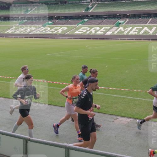 13.09.2026 - 21. swb-Marathon Bremen Michael Burmester http://msf.ph/oto/10334361 13.09.2026 13:07:58 Laufen im Stadion 132, 156, 310, 372, 489, 551, 607, 682, 716, 800, 808, 809, 831, 834, 846, 884, 911, 922, 1083, 1124, 1173, 1189, 1205, 1210, 1285, 1289, 1322, 1364, 1369, 1387, 1395, 1437, 1532, 1545, 1559, 1600, 1688, 1831, 1841, 1848, 1854, 1871, 1899, 1926, 1938, 2003, 2041, 2070, 2090, 2215, 2219, 2229, 2283, 2318, 2366, 2380, 2405, 2440, 2467, 2492, 2565, 2611, 2635, 2699, 2707, 2721, 2727, 2731, 2755, 2782, 2802, 2818, 2823, 2831, 2841, 2866, 2897, 2911, 2930, 2949, 2960, 3067 meine-sportfotos.de